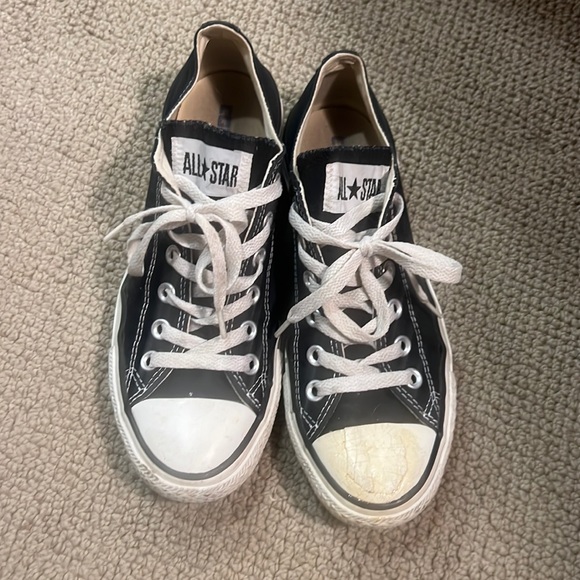 Converse Shoes - Black classic converse women’s 7, damaged toe